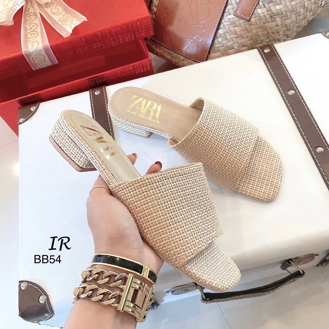 รรองเท้าแตะผ้าปอ Style Zara (สีครีม)