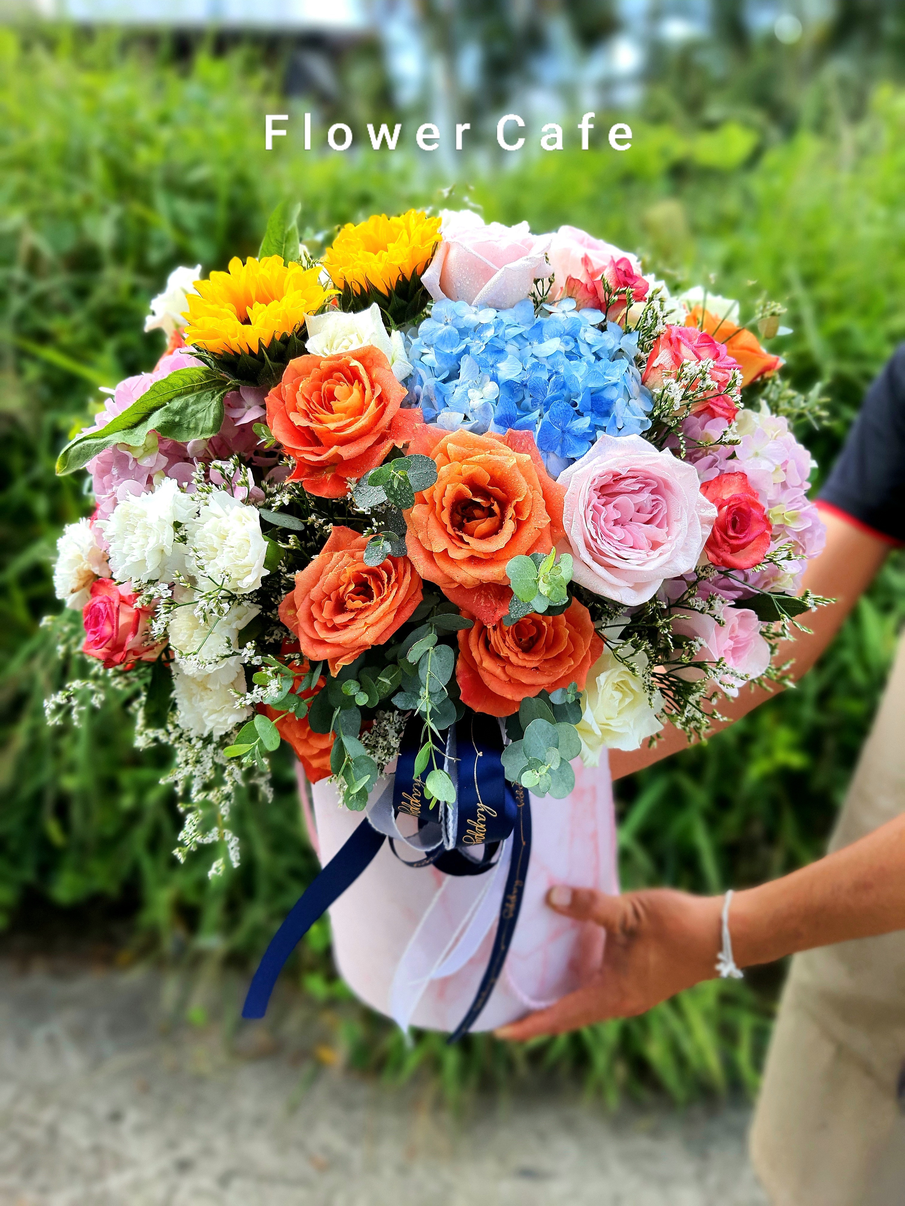 Flower box with mix premium flowers