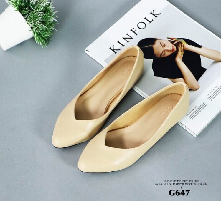 รองเท้าคัทชูส้นแบน Style Zara (สีครีม)