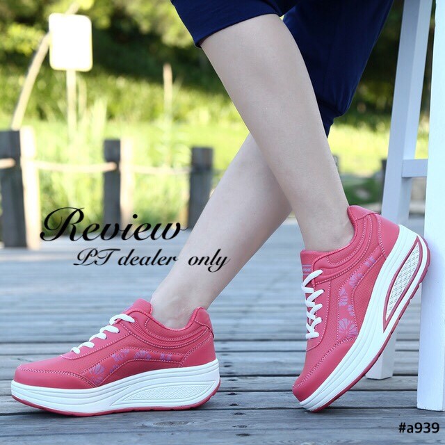 พร้อมส่ง : รองเท้าผ้าใบเสริมส้นทรงsport (สีชมพู)