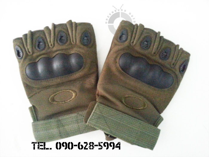 ถุงมือ Tactical แบบครึ่งนิ้วสีเขียวทหาร มีกันกระแทก