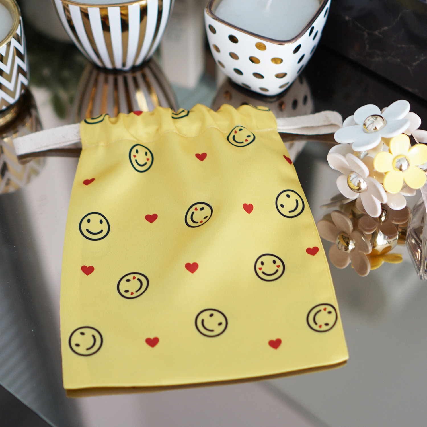 ถุงผ้าซาติน ลาย Smiley - Yellow