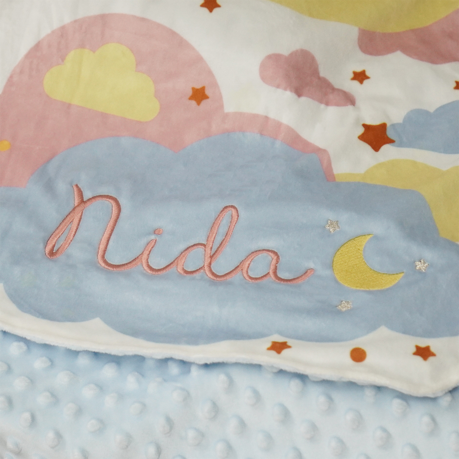 ผ้าห่ม Minky ลาย Moon 75x100cm แบบปักชื่อ ด้านหลังสีฟ้า
