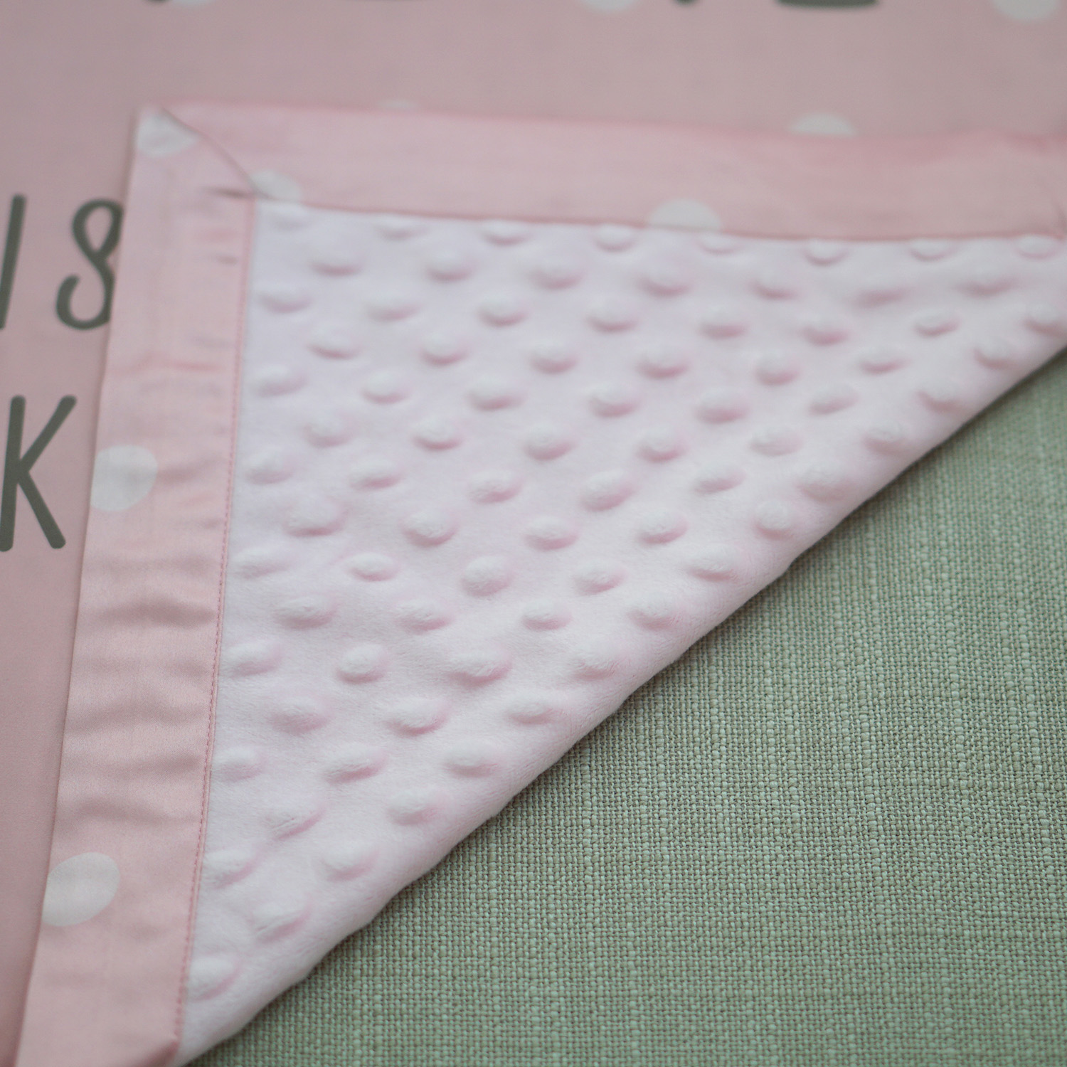 ผ้าห่ม ใส่ชื่อ ลายหมู สี Blush Pink