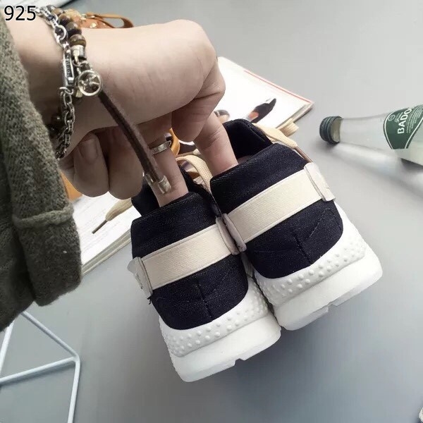 รองเท้าผ้าใบสไตล์ Sport แต่งสีสัน (สีฟ้า)