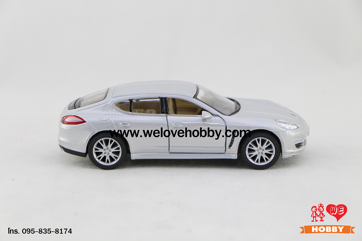 โมเดลรถซุปเปอร์ คาร์ Porsche Panamera สีเทา Scale 1:40