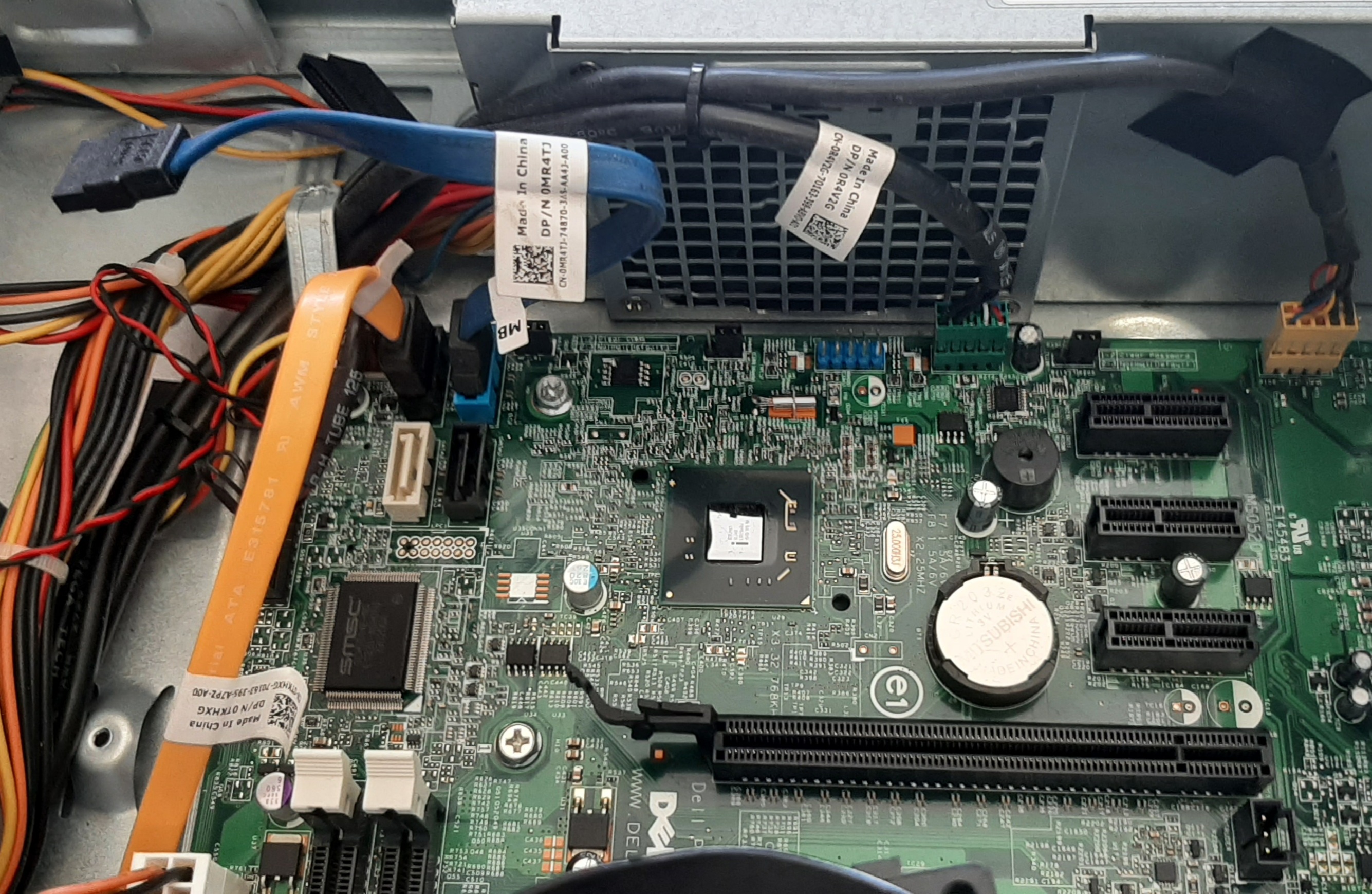 คอมพิวเตอร์ตั้งโต๊ะมือสอง Dell Optiplex 3010 DT (i3-3220 Ram4GB HDD1TB) สภาพดี ประกันร้าน 1 เดือน