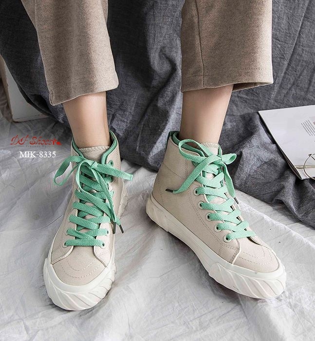 รองเท้าผ้าใบแฟชั่นหุ้มข้อเชือกทูโทน (สีเบจ)