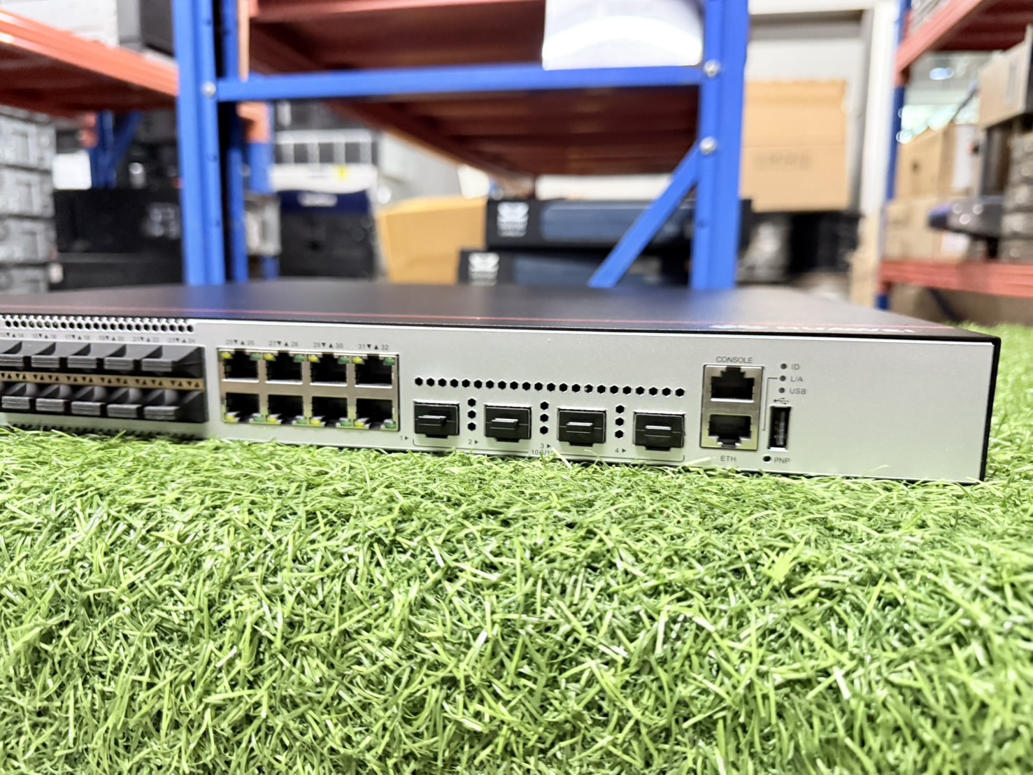 สวิตช์ Huawei Cloud Engine S5335-S32ST4X