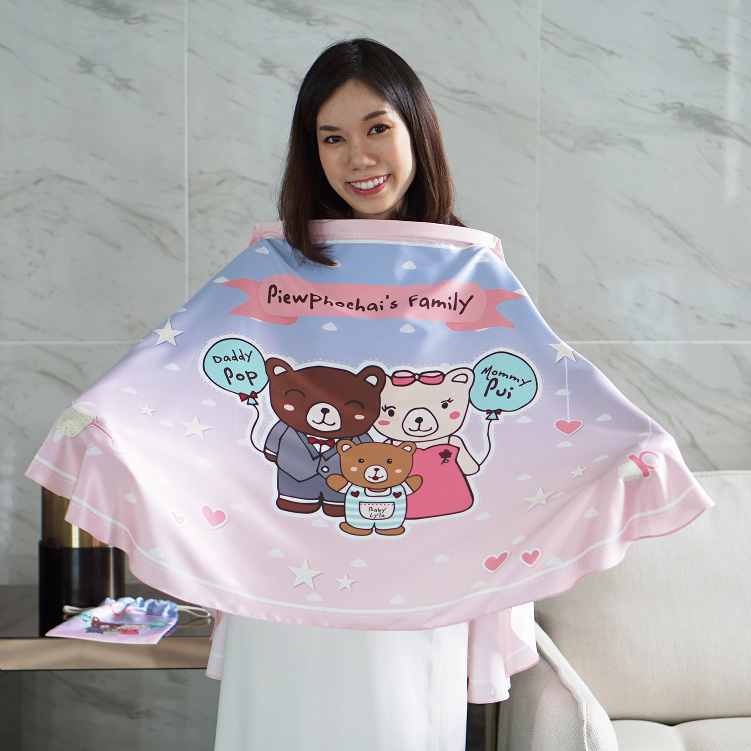 ผ้าคลุมให้นม สั่งทำใส่ชือ ลายครอบครัวหมี - Blue Pink