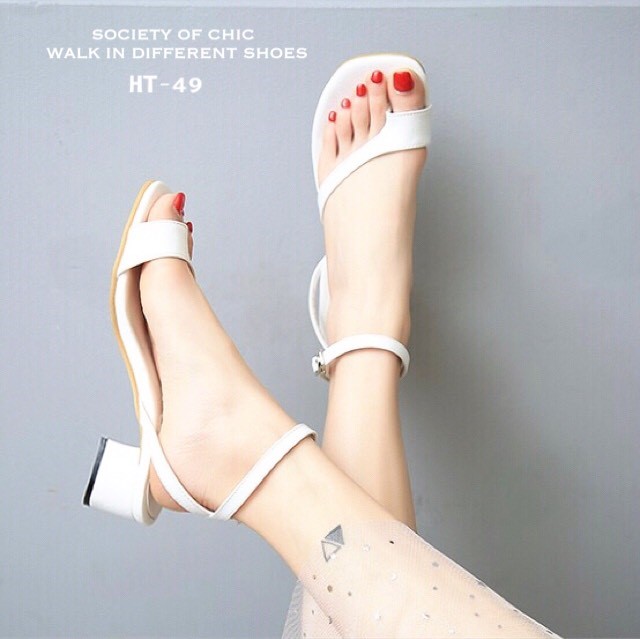 รองเท้าส้นเตี้ยสายคาดโป้ง (สีดำ)