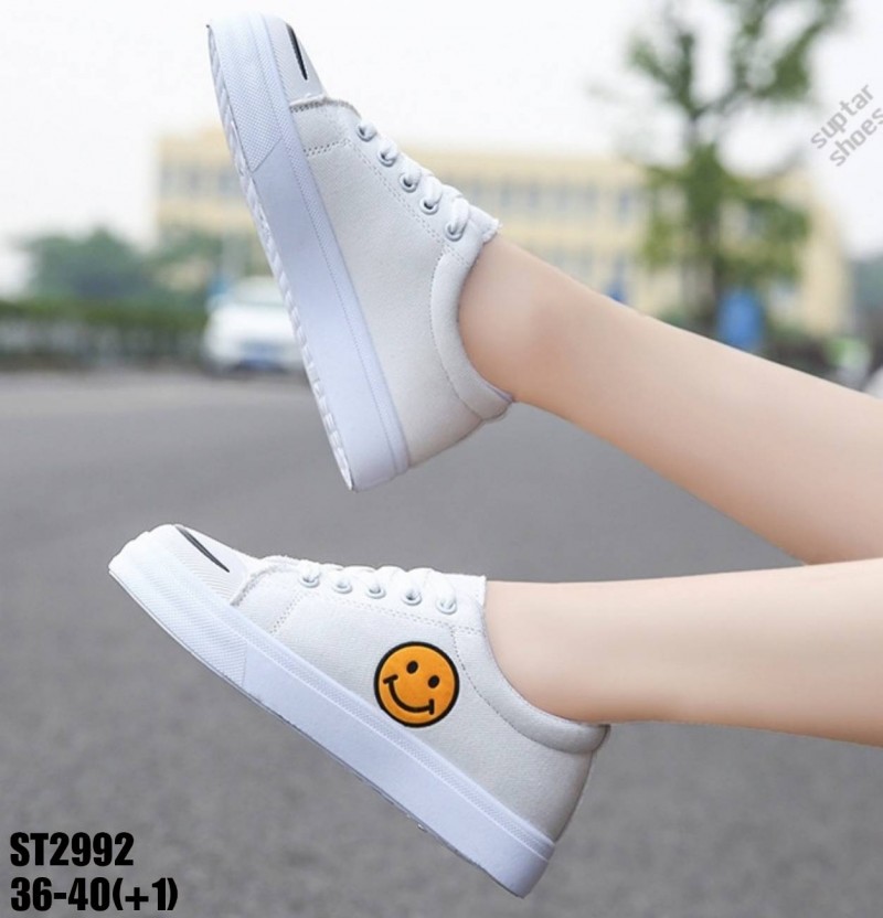 รองเท้าผ้าใบแฟชั่นแต่งหน้ายิ้ม (สีดำ)