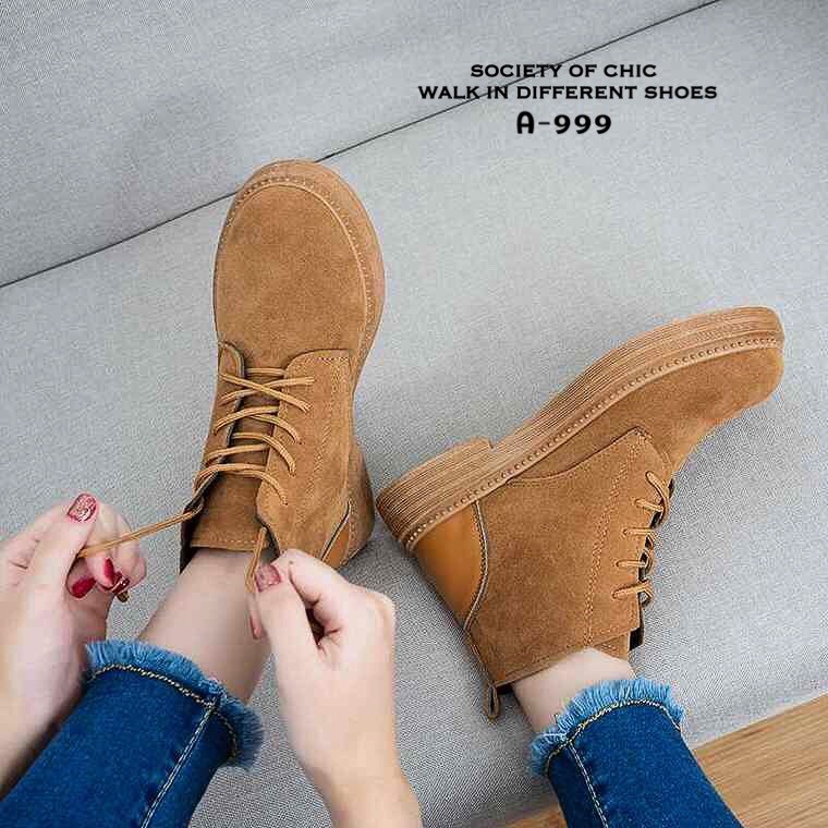 รองเท้าผ้าใบหุ้มข้อสไตล์ Martin (สีดำ)