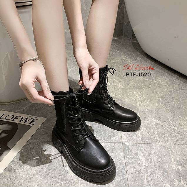 รองเท้าบูทแฟชั่นแต่งส้นหยัก