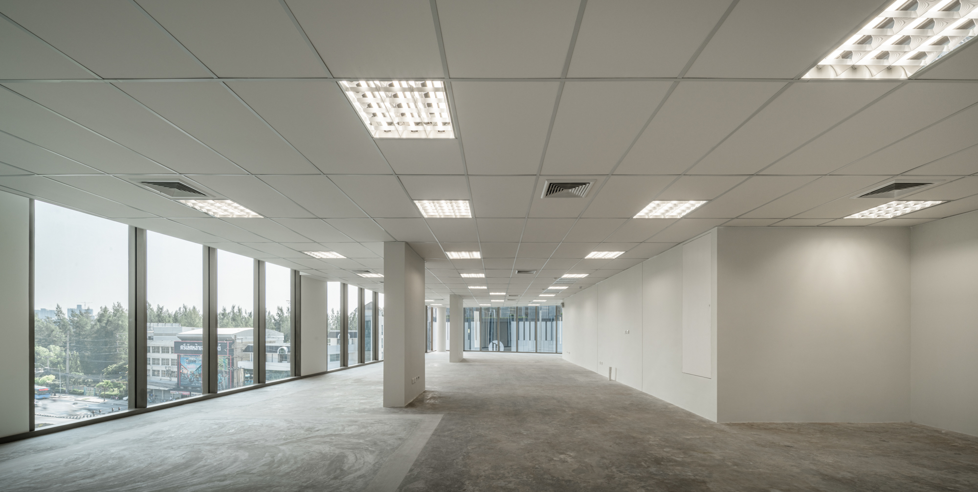 อาคาร ฤทธิ์รัตน (Ritratana Building) สำนักงานให้เช่าย่านรามคำแหง ใกล้รถไฟฟ้าสายสีส้ม สถานีรามคำแหง 12 เพียง 350 เมตร