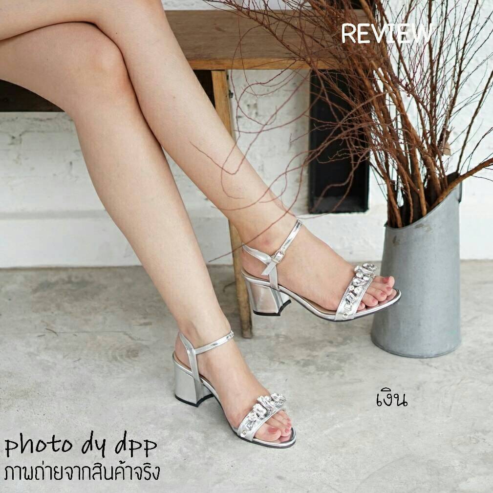 พร้อมส่ง : รองเท้าส้นสูงสไตล์ MIUMIU (สีเงิน)