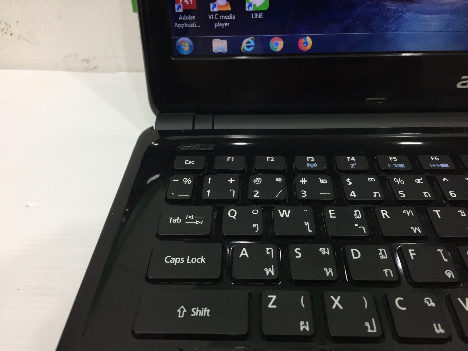 ACER Aspire E1-472G มีตำหนิ