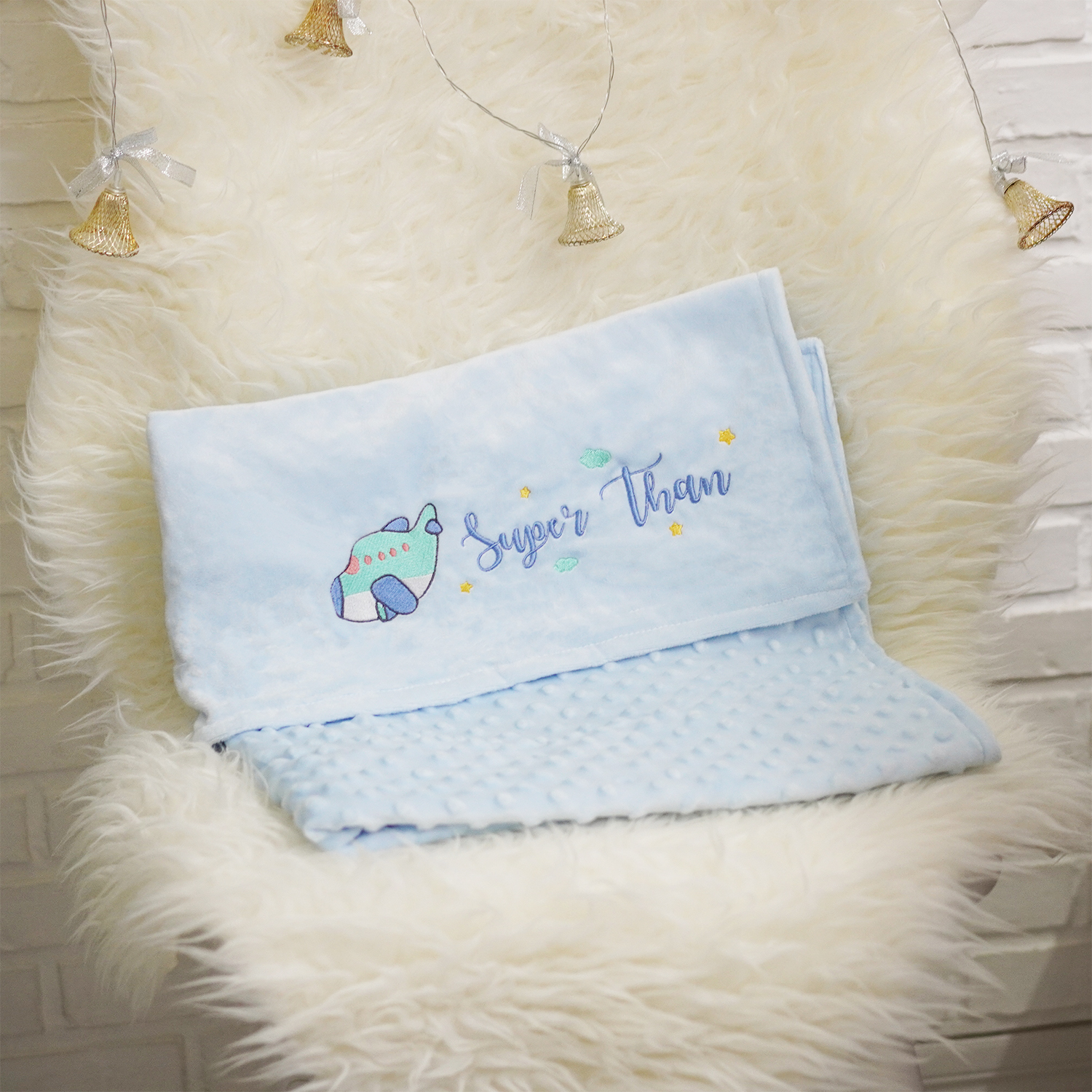 ผ้าห่ม Minky - สีฟ้า 75x100cm แบบปักชื่อ+การ์ตูน - Plane