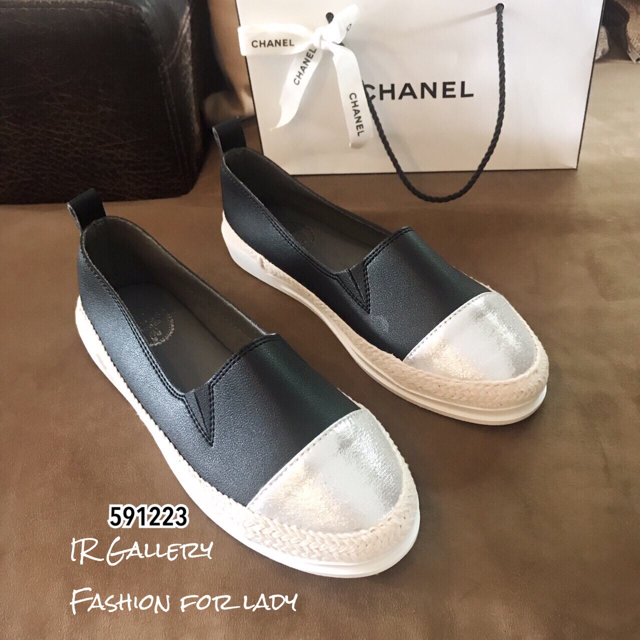 รองเท้าทรงสวมแต่งหัวเมทัลลิค (สีชมพู)