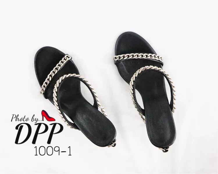 รองเท้าส้นสูงเปิดส้นสไตล์ Givenchy