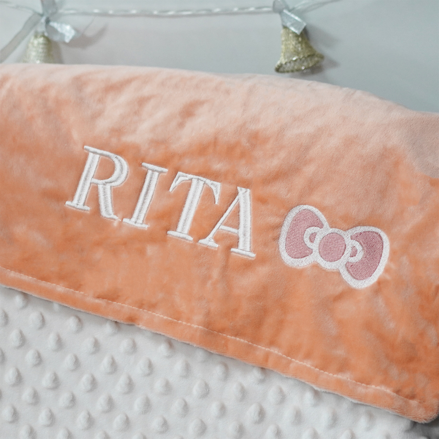 ผ้าห่ม Minky - สี Peach 75x100cm แบบปักชื่อ+icon - Bow