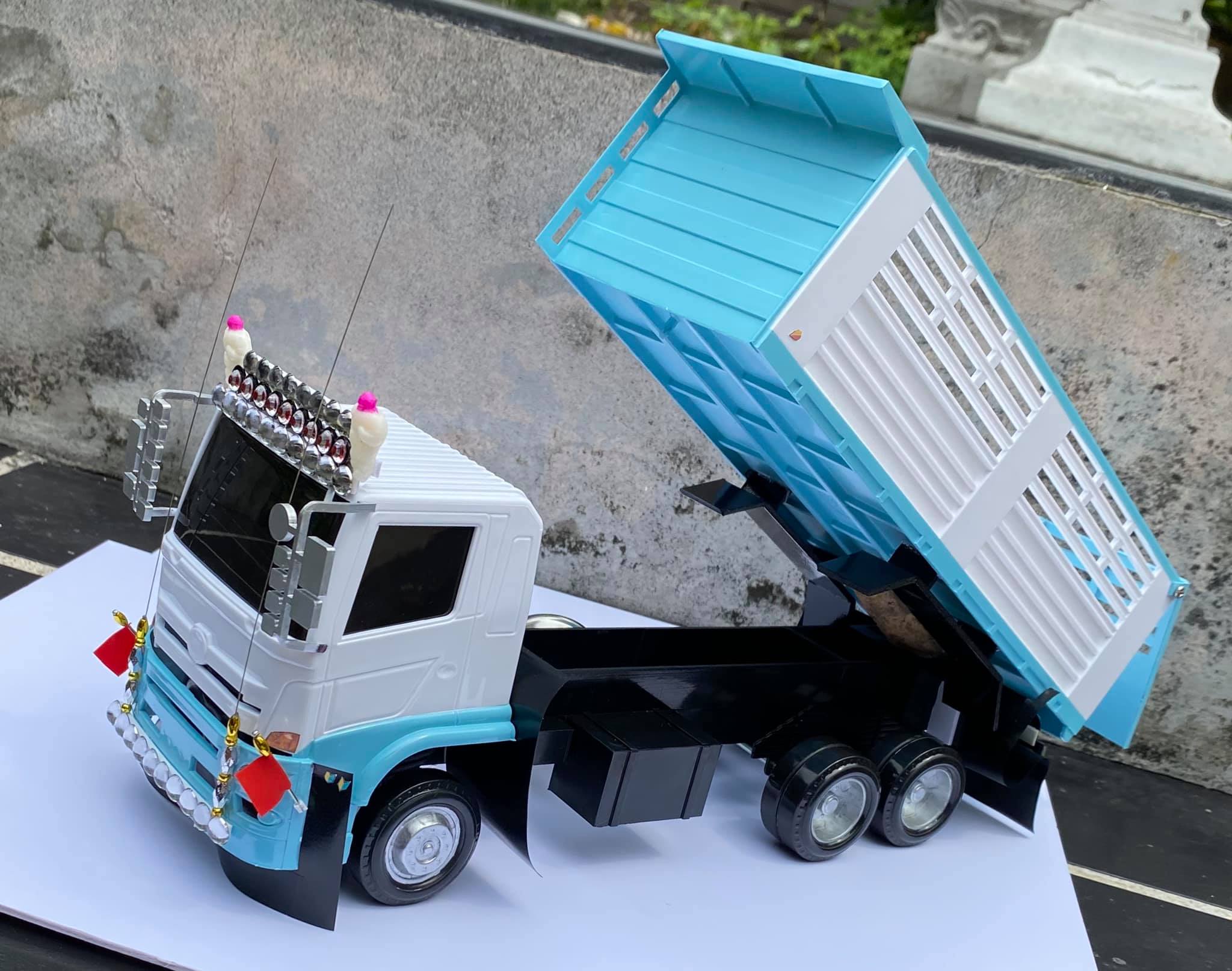 รถดั๊มพ์แต่ง สีขาวฟ้า Sky Blue สำเนา