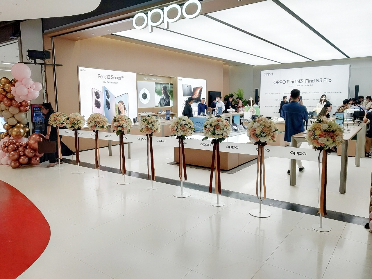 เสาตัดริบบิ้นดอกไม้ปลอม RF101 (สำหรับเช่า) - จำนวน 9 เสา (สำหรับคนตัด 8 คน)