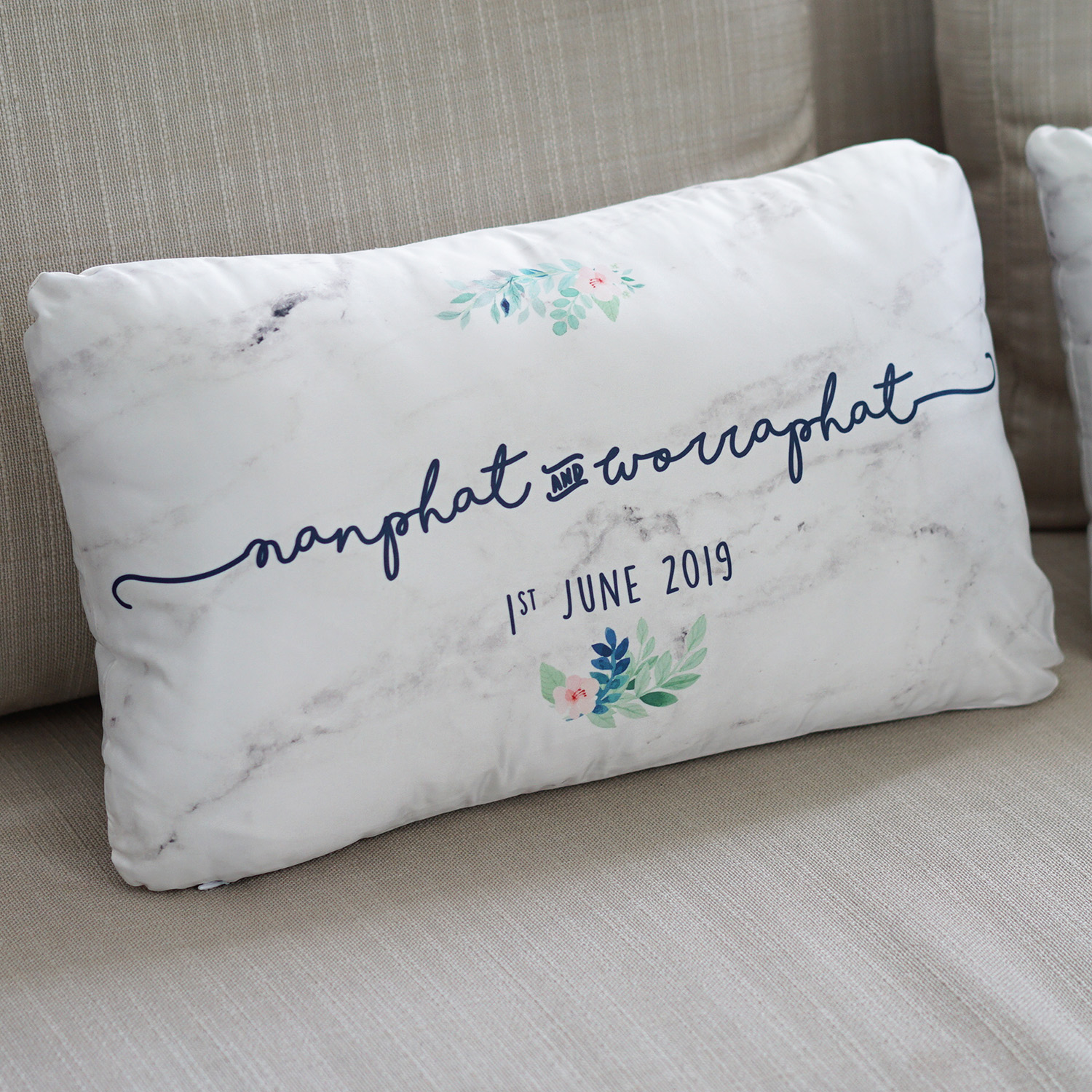 หมอนอิงทรงสี่เหลี่ยมยาว Marble Flower - Navy