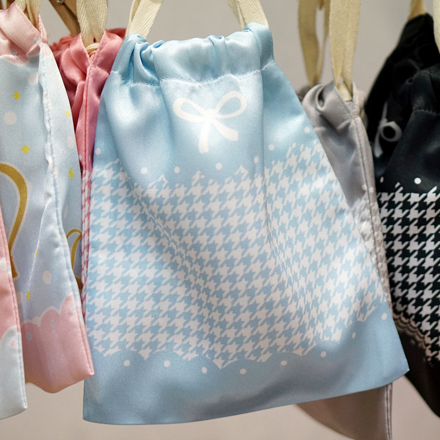 ถุงผ้าซาติน ลาย Houndstooth สีฟ้า