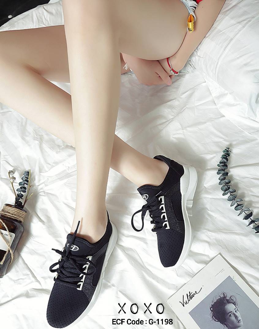 รองเท้าผ้าใบเรียบสไตล์ Sport (สีขาว)