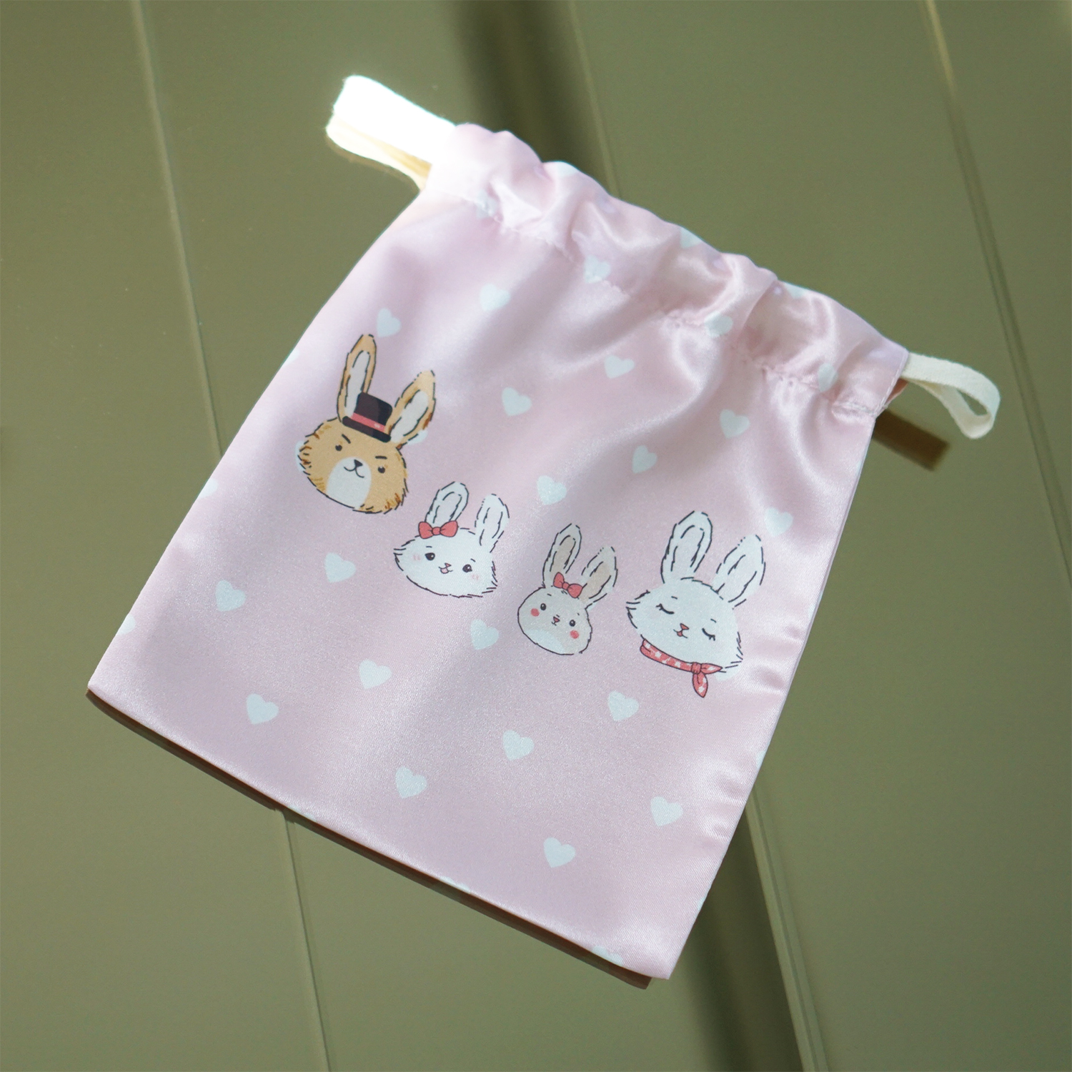 ผ้าคลุมให้นม สั่งทำใส่ชือ ลาย Rabbit Family - Pink