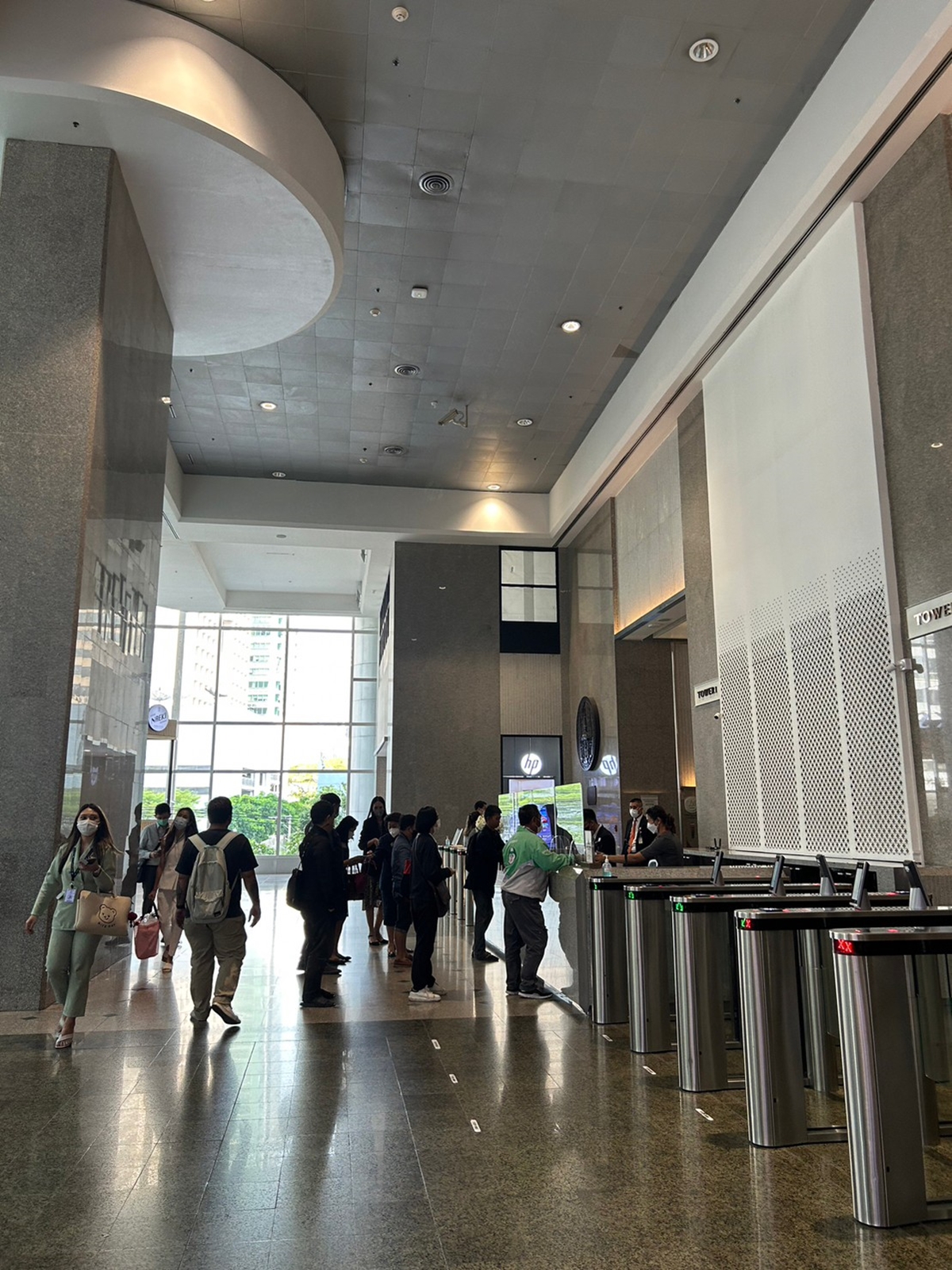 Empire Tower sathorn bangkok สำนักงานให้เช่าย่านสาทร ใกล้สถานีรถไฟฟ้า BTS ช่องนนทรี เพียง 300 เมตร