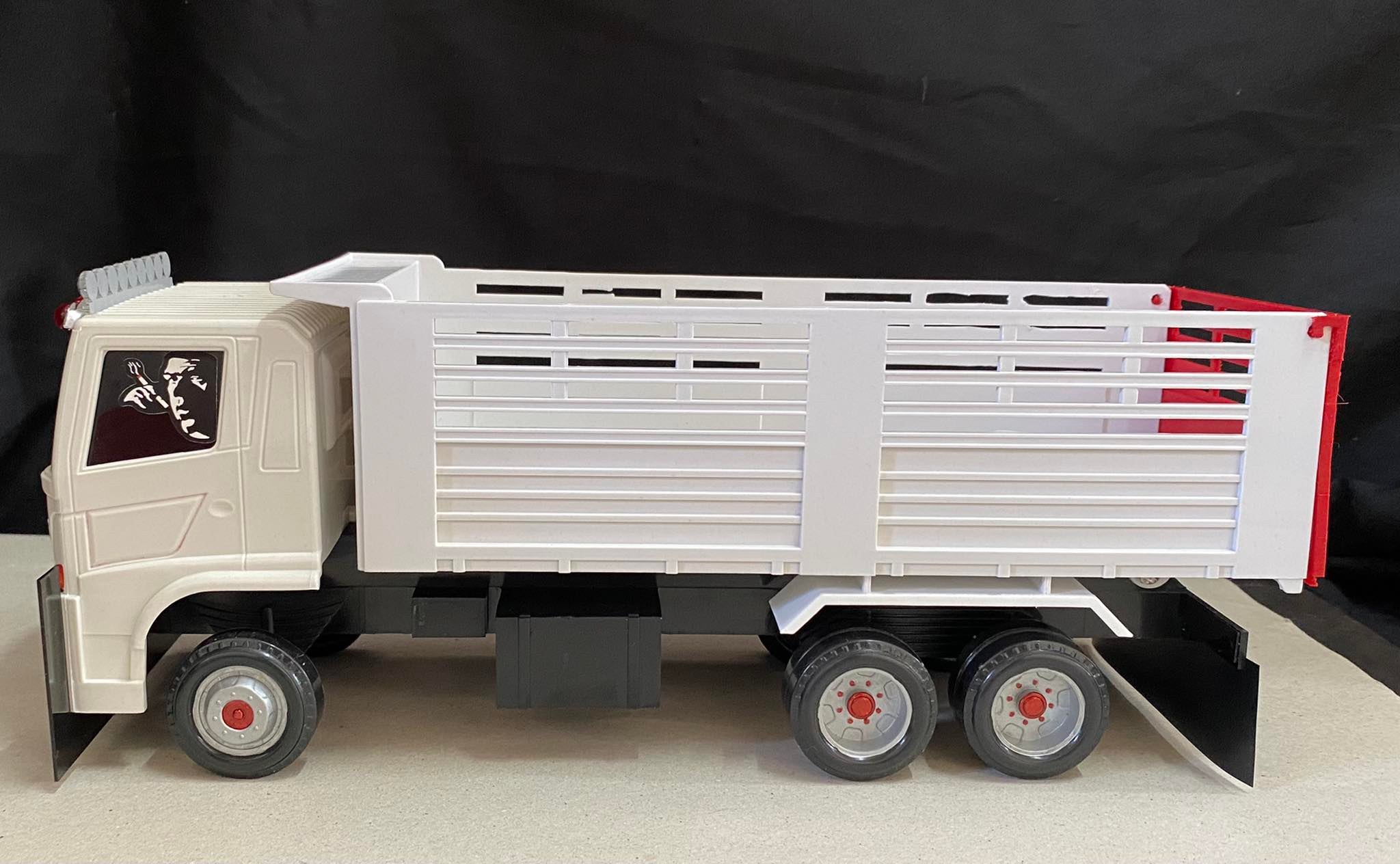 รถดั้มแต่งขาวแดง โมเดลรถสิบล้อแต่ง 1/24