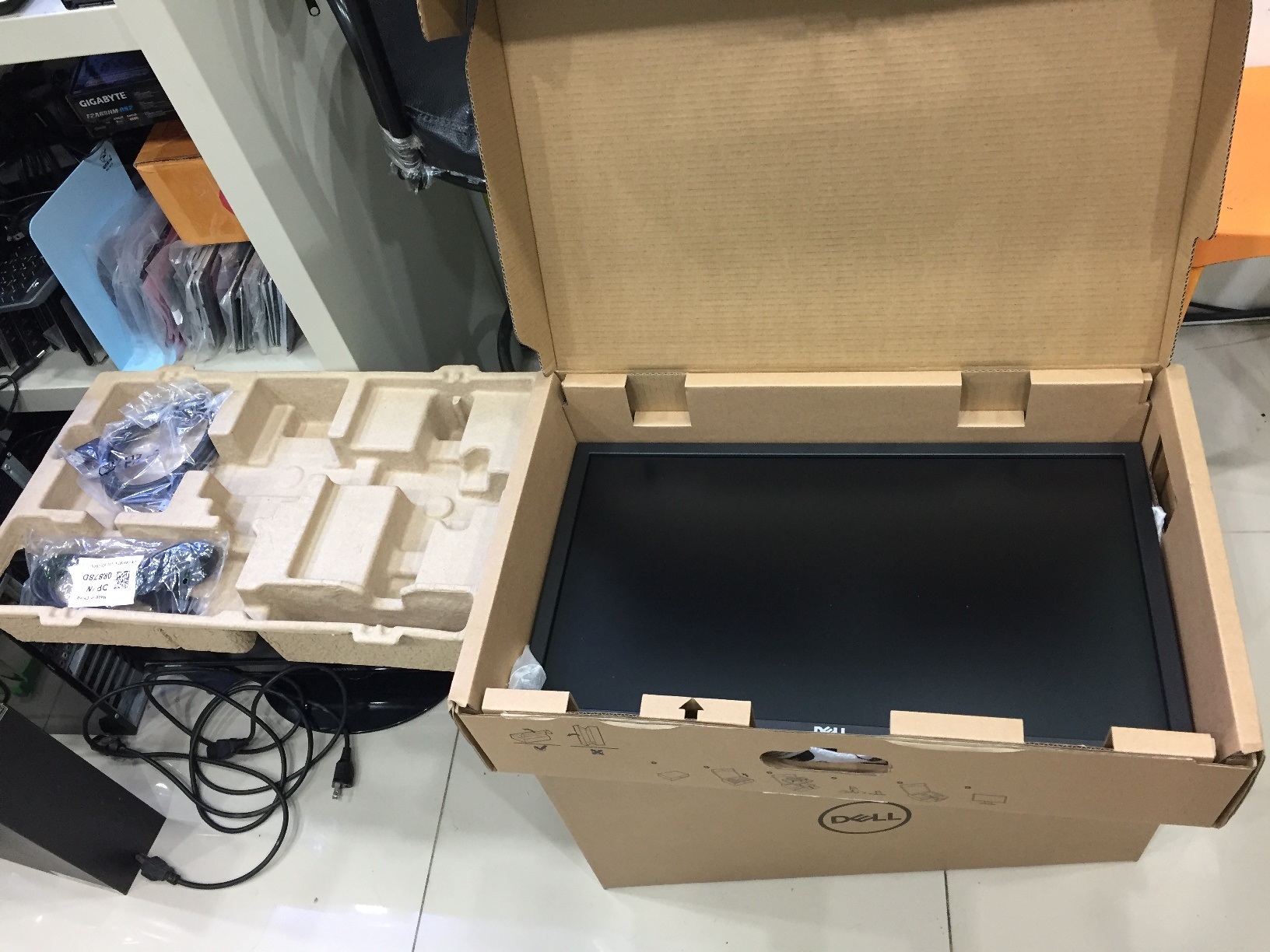 DELL E2318H 23" LED IPS Full HD ของใหม่ ไม่มีขา