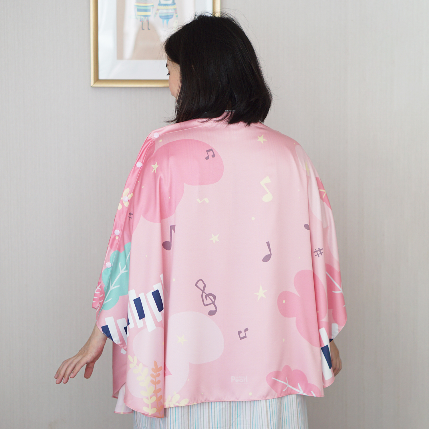 ผ้าคลุมให้นม 3in1 (รุ่นมีกระดุม ถอดโครงได้) แบบสั่งทำใส่ชื่อ ลาย Piano - Pink