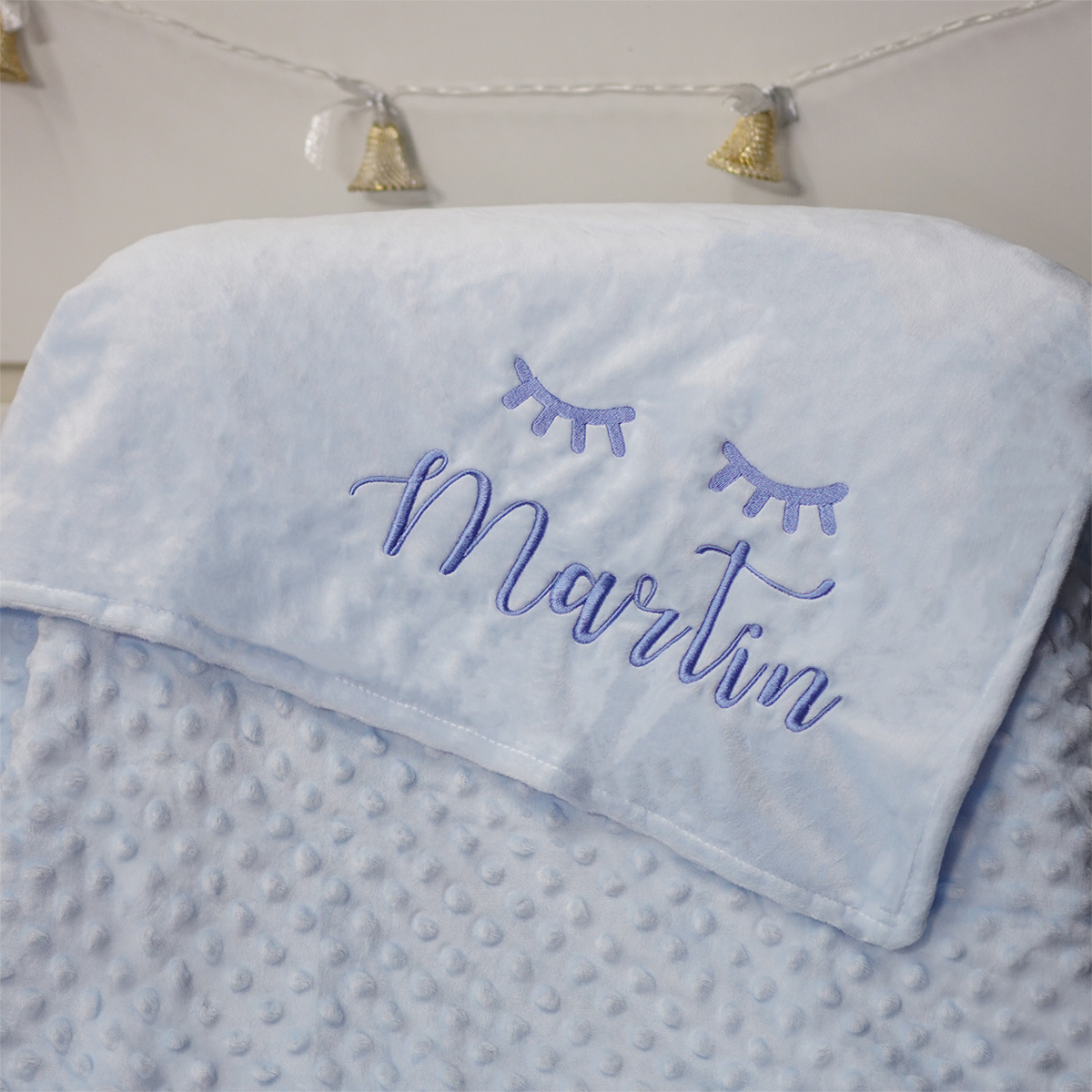 ผ้าห่ม Minky - สีฟ้า 75x100cm แบบปักชื่อ+icon - Eyelashes