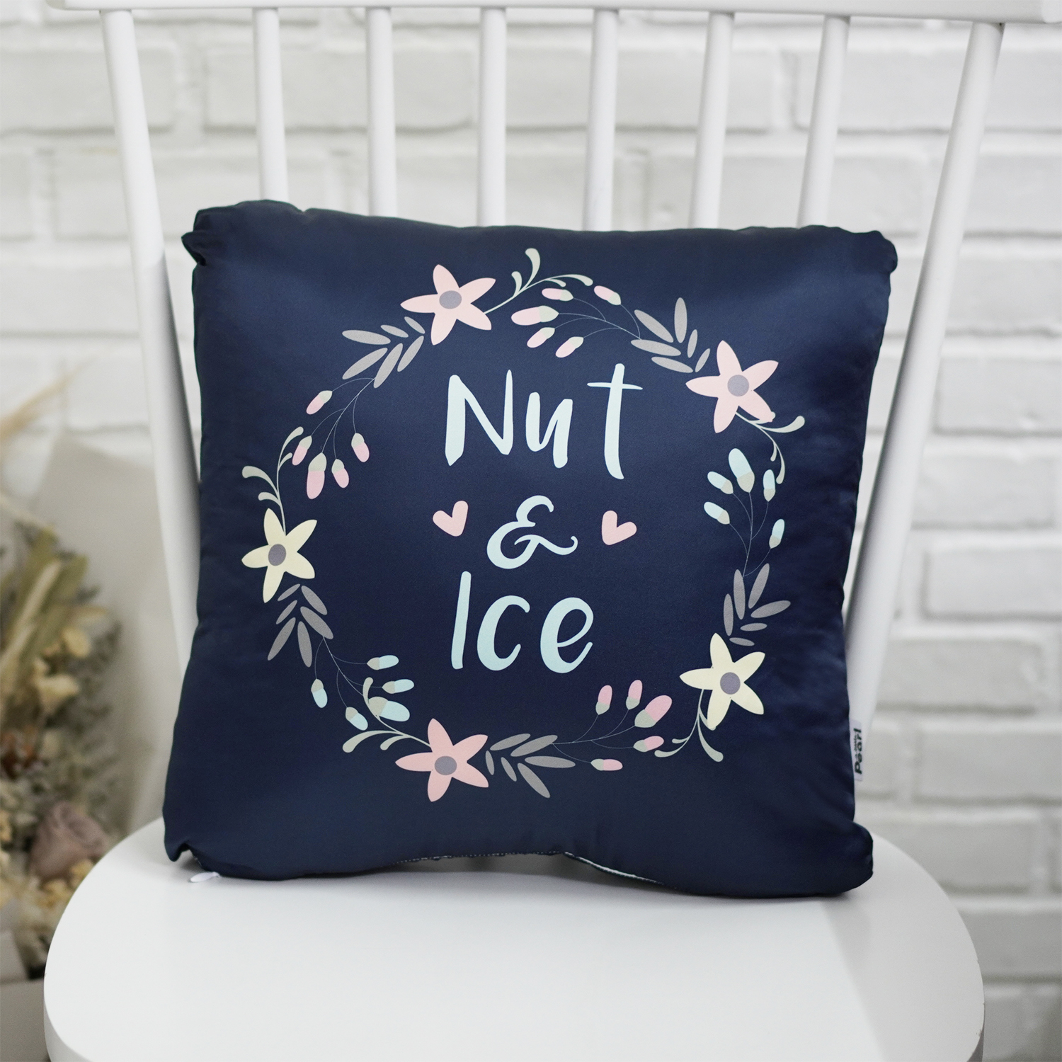 หมอนอิงสั่งทำใส่ชื่อ ลาย Navy - Floral Frame