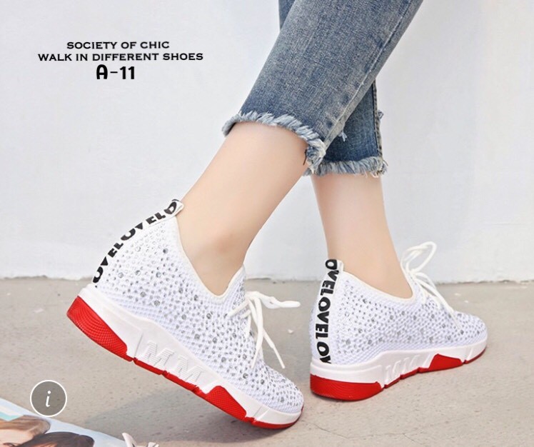 รองเท้าผ้าใบแฟชั่นทรงsportแต่งคริสตัล (สีขาว)