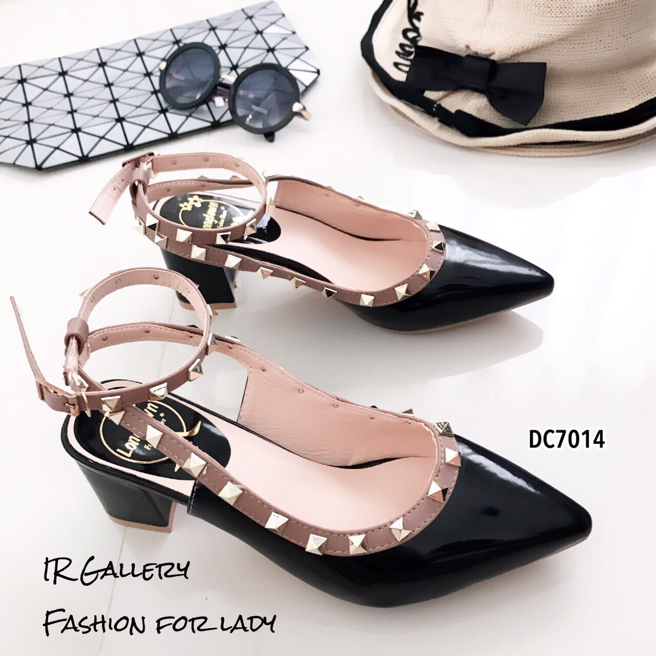 รองเท้าคัทชูส้นตัน Style Valentino (สีดำ)