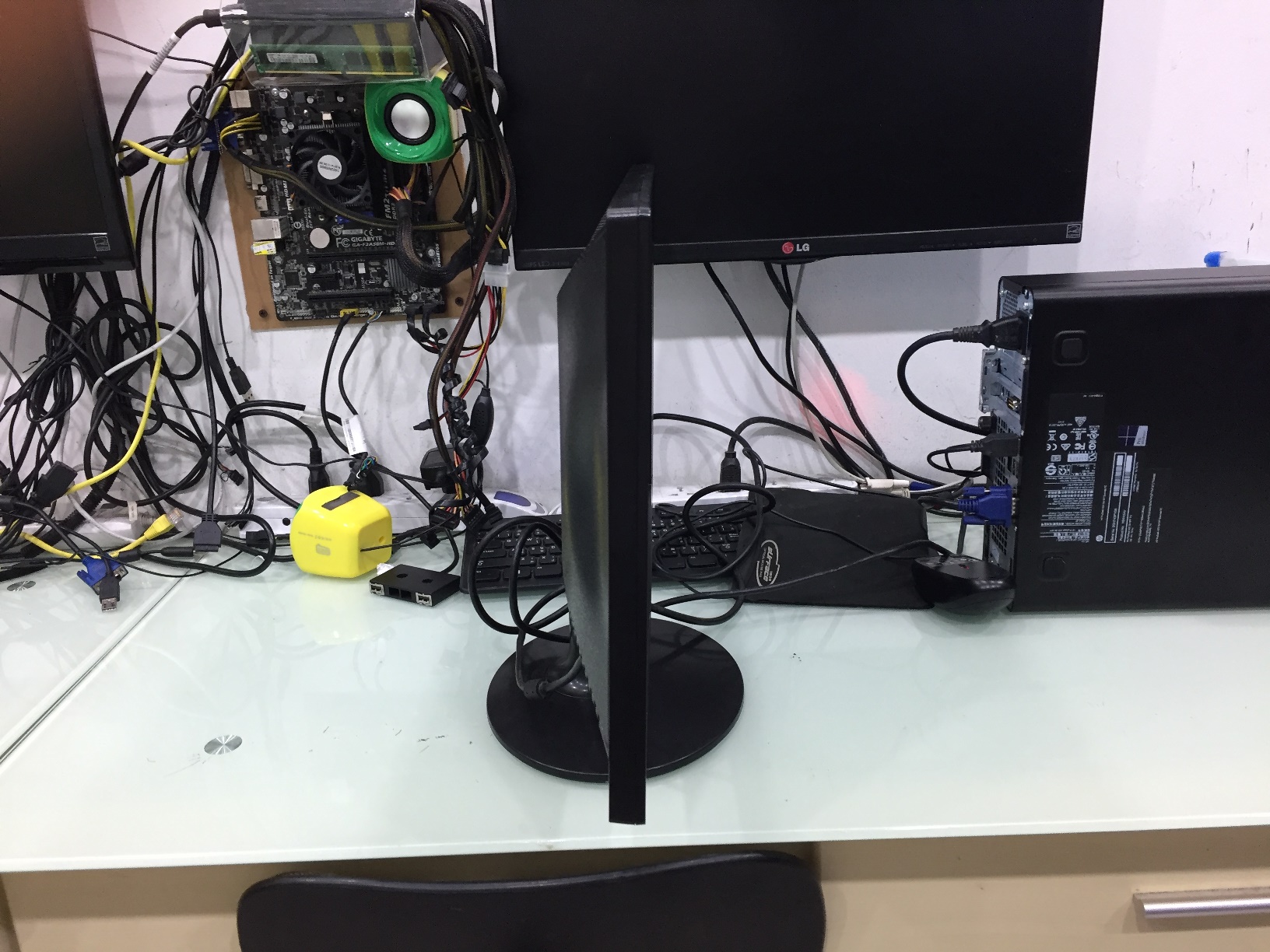 21.5" Full HD MITSUBISHI Diamondcrysta RDT222WLM-A