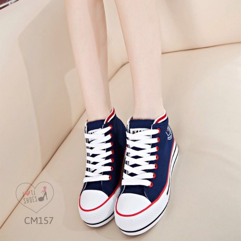 พร้อมส่ง : รองเท้าผ้าใบหุ้มข้อคาดลาย (สีน้ำเงิน)
