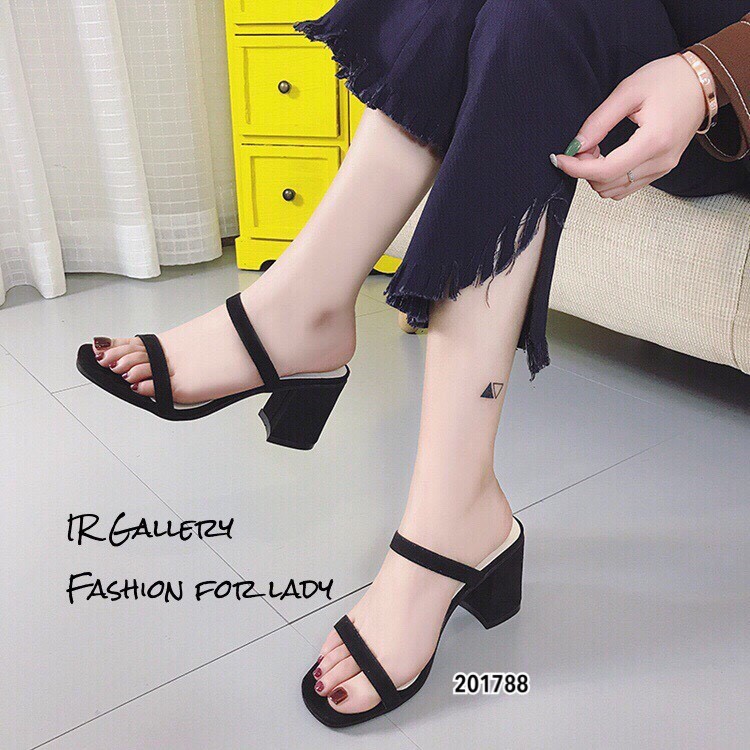 รองเท้าส้นสูงเปิดส้นแต่งสายคาด (สีดำ)