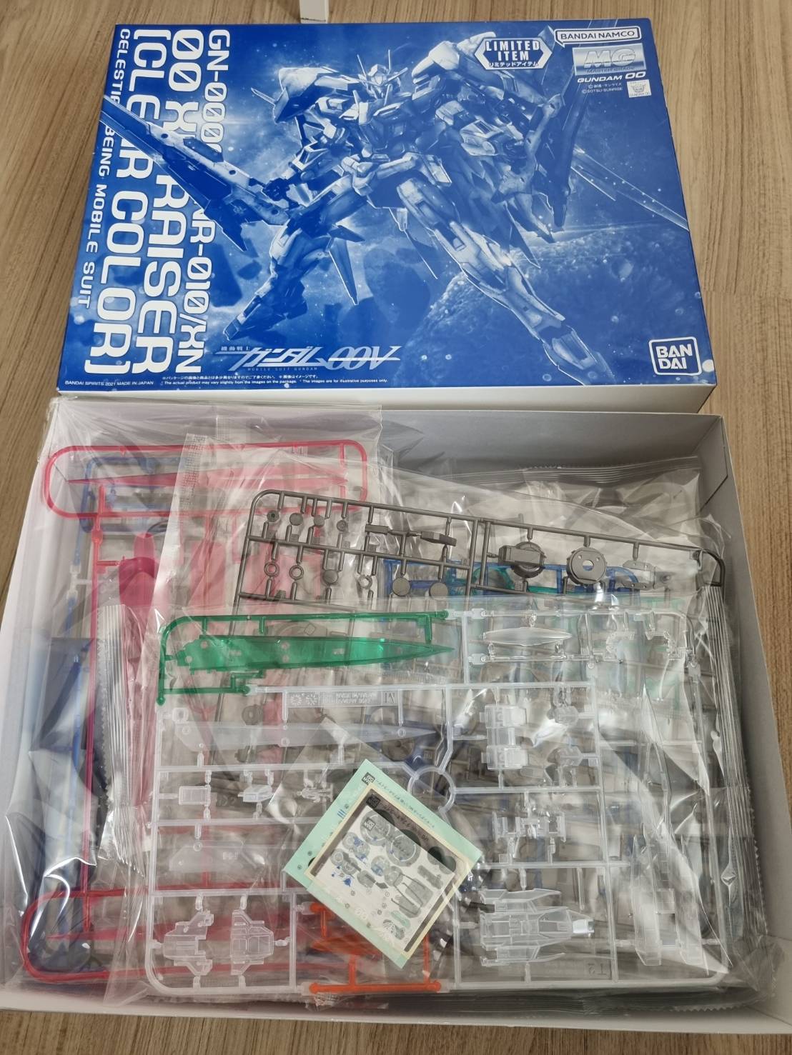 โมเดล Bandai MG OO XN Raiser (Clear Color)
