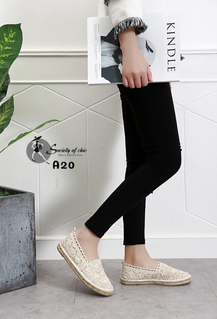 รองเท้าลูกไม้ถักแบบสวม