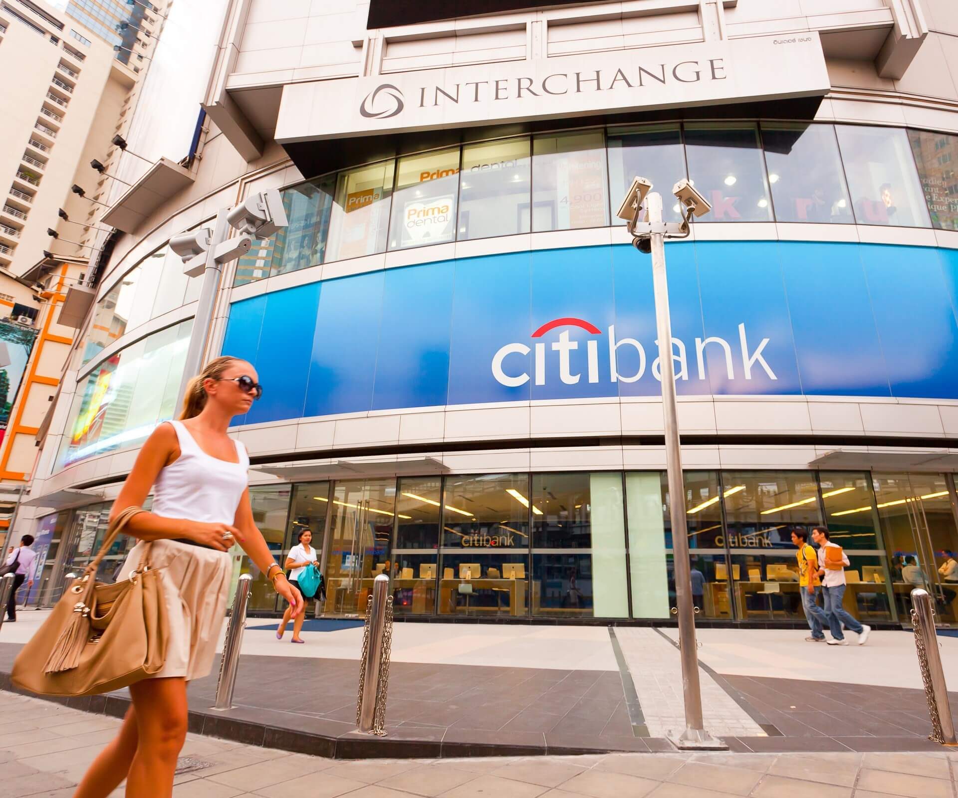 อาคารอินเตอร์เชนจ์ 21 (Interchange 21) สำนักงานให้เช่า เกรด A ย่านสุขุมวิท อโศก ใกล้รถไฟฟ้า BTS และ MRT