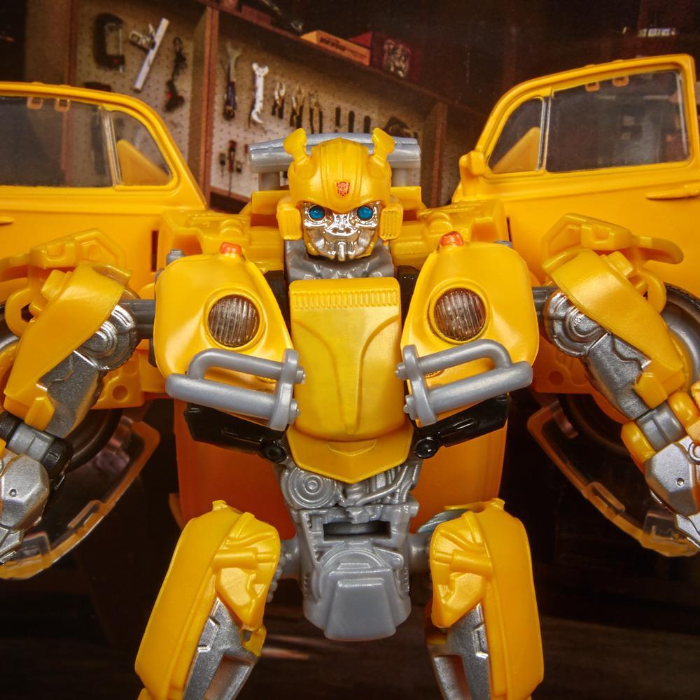 Hasbro Transformers Studio Series 18 Deluxe Class Bumblebee 4.5 Inch Figure ฮาสโบร ทรานสฟอเมอร์ส สตูดิโอ ซีรีย์ส 18 หุ่นยนต์บัมเบิ้ลบี 4.5 นิ้ว ลิขสิทธิ์แท้