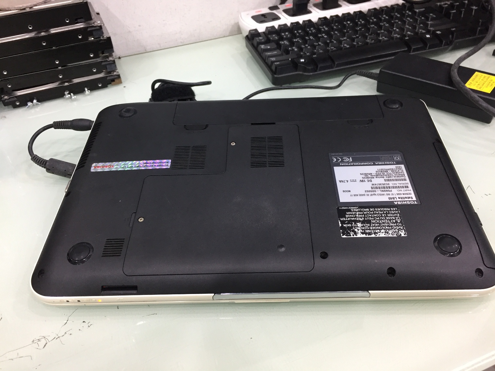 TOSHIBA Satellite L840-1005XW