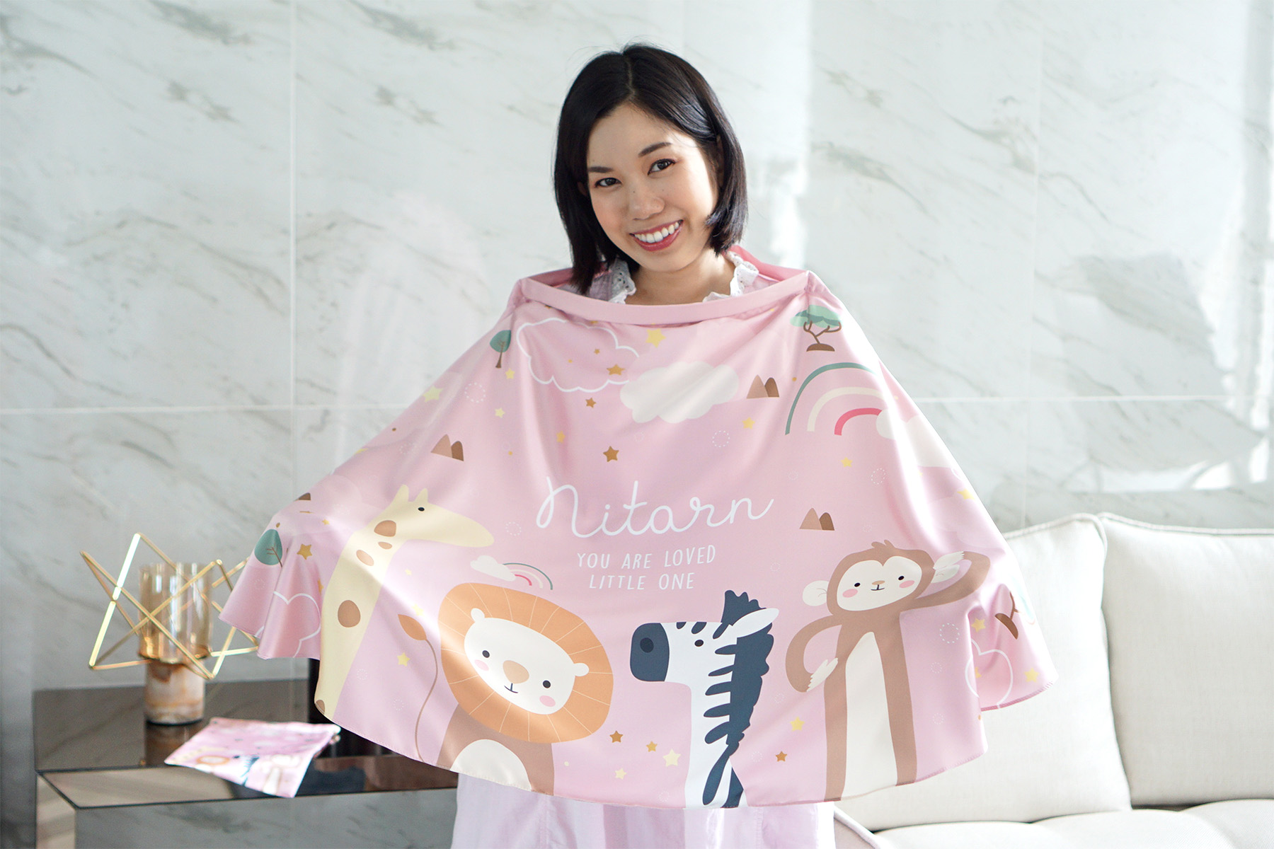ผ้าคลุมให้นม สั่งทำใส่ชือ ลาย Safari - Pink