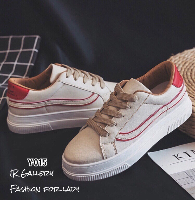 รองเท้าผ้าใบฟั่นพียูแต่งลายแถบ (สีครีม)