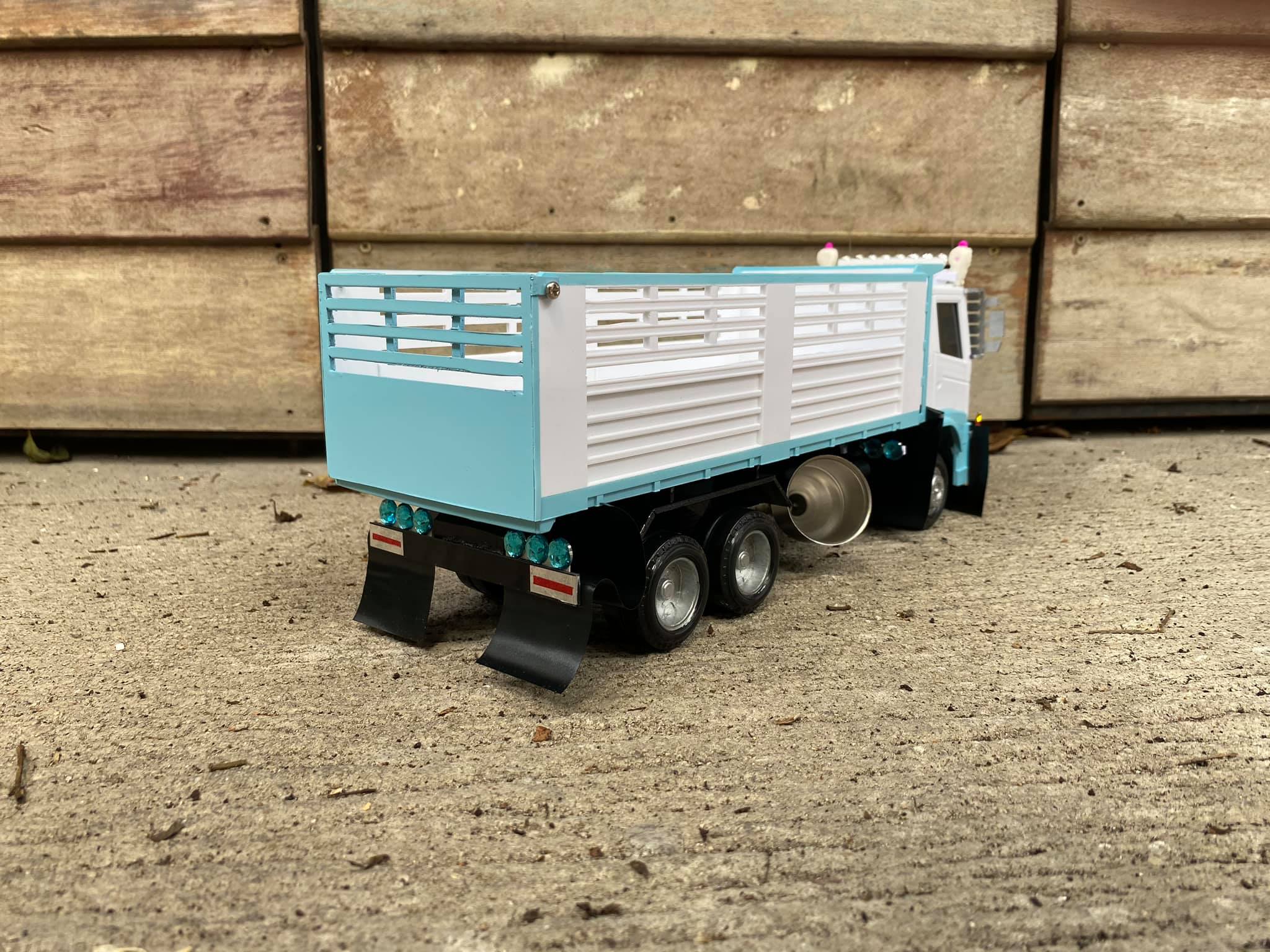 รถดั๊มพ์แต่ง สีขาวฟ้า Sky Blue สำเนา